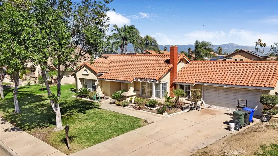 661 N Larch, Rialto, CA 92376 - #2