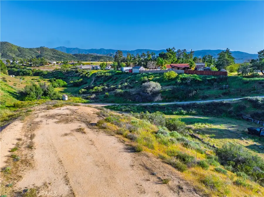 1 Erin Way, Agua Dulce, CA 91350 - #2