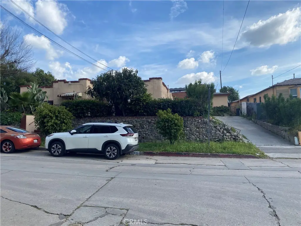 3000 Cazador, Los Angeles, CA 90065 - #1