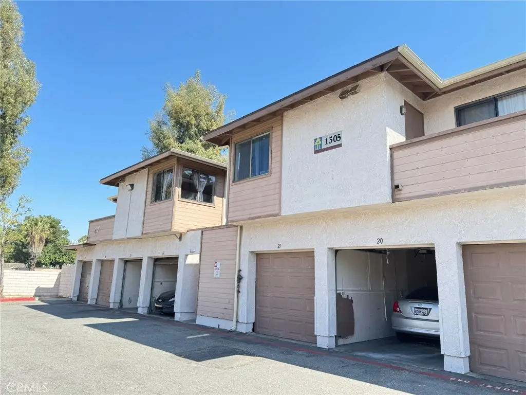 1305 Massachusetts #205, Riverside, CA 92507 - #1