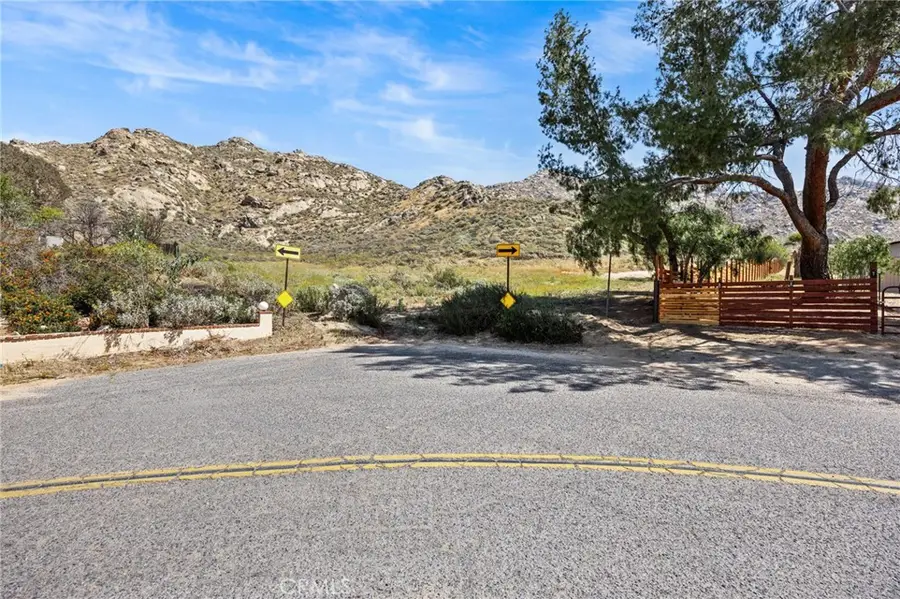 2001 Mt Vernon, Riverside, CA 92507 - #2