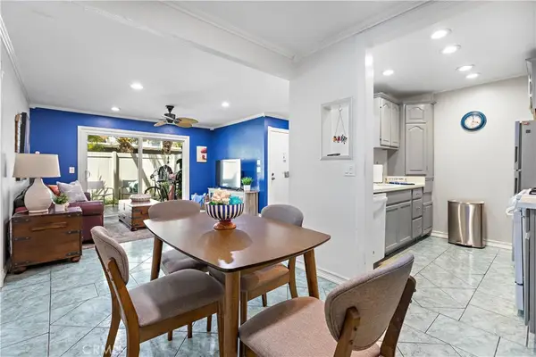 215 Wichita Ave. #306, Huntington Beach, CA 92648