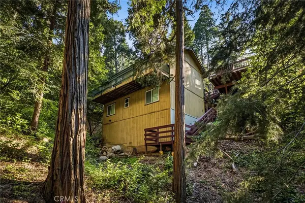 24082 Altdorf Drive, Crestline, CA 92325
