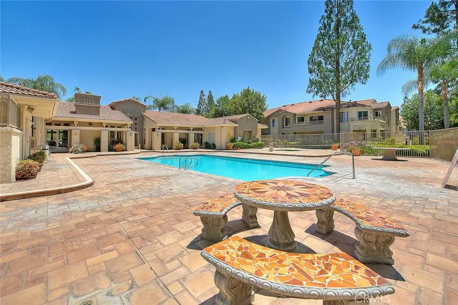 1015 La Terraza #304, Corona, CA 92879 - #2