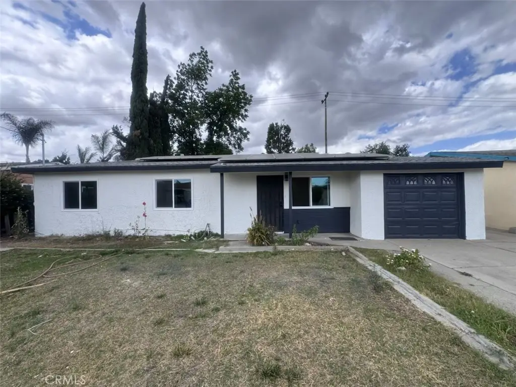 424 E 1st, Rialto, CA 92376 - #1