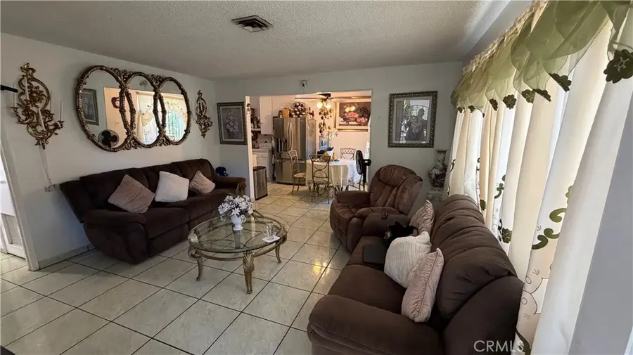 48 Paradise S, Carson, CA 90745 - #3