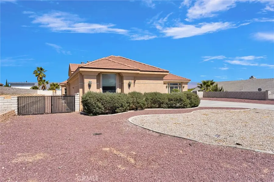 16233 Ridge View Drive, Apple Valley, CA 92307 - #3