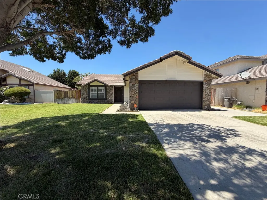 23521 Via Chantilly, Valencia, CA 91355 - #1