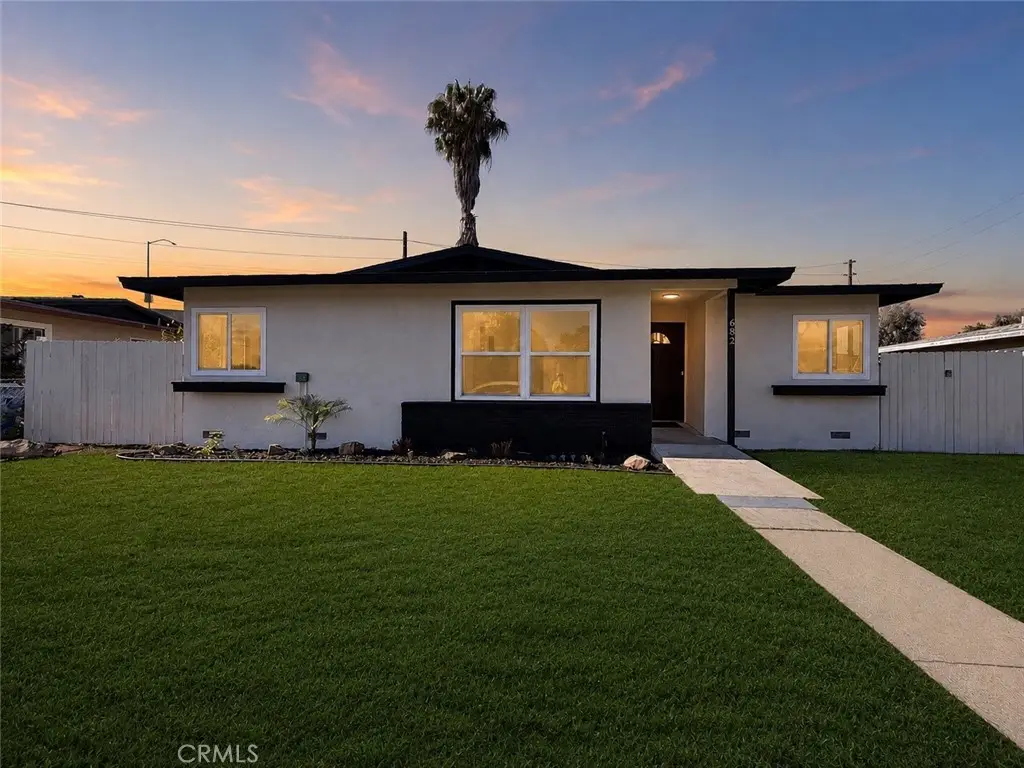 682 E La Verne Avenue, Pomona, CA 91767 - #1