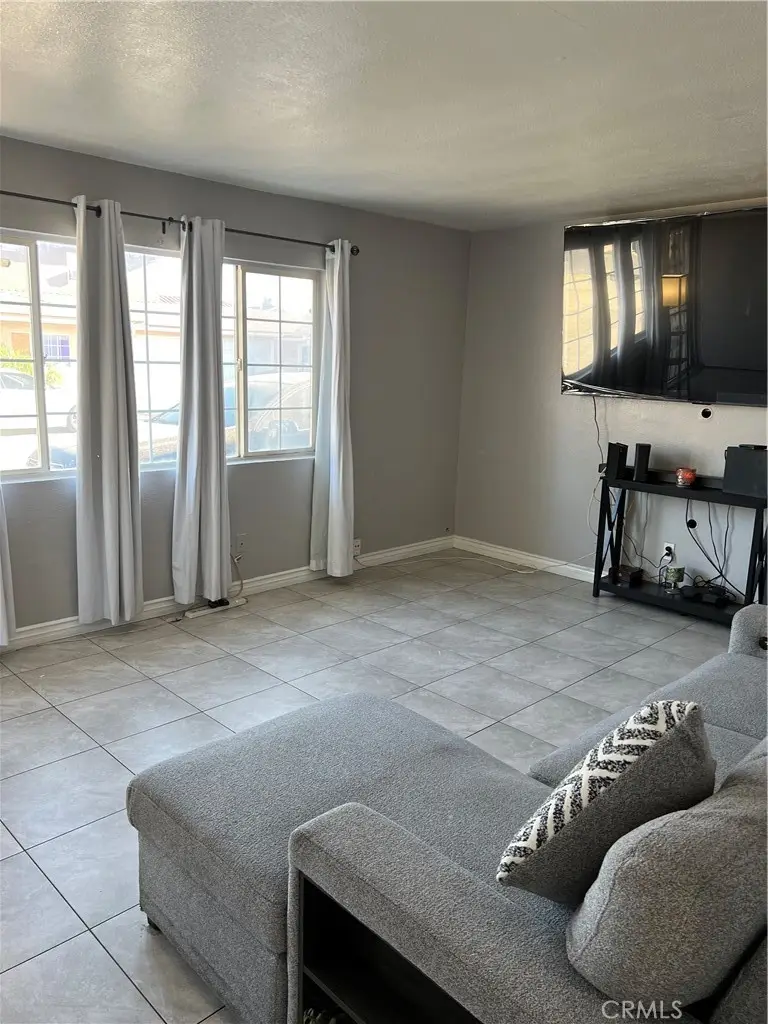 8928 Date, Fontana, CA 92335 - #2