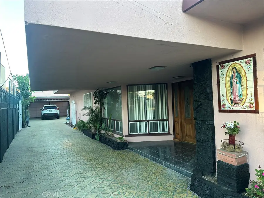 3241 Santa Ana, Huntington Park, CA 90255 - #2