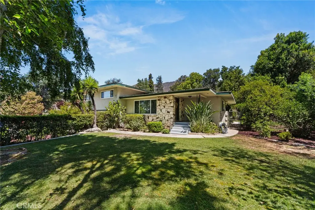 2449 Euclid Crescent E, Upland, CA 91784 - #1