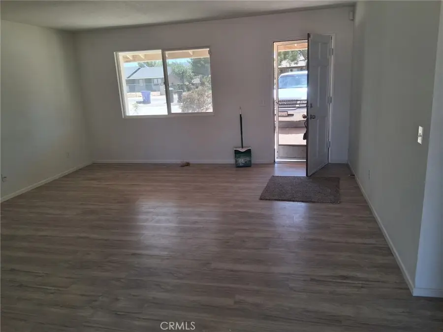 22304 Lone Eagle, Apple Valley, CA 92308 - #2