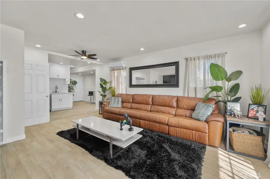 7941 Lemona Avenue, Panorama City, CA 91402 - #2