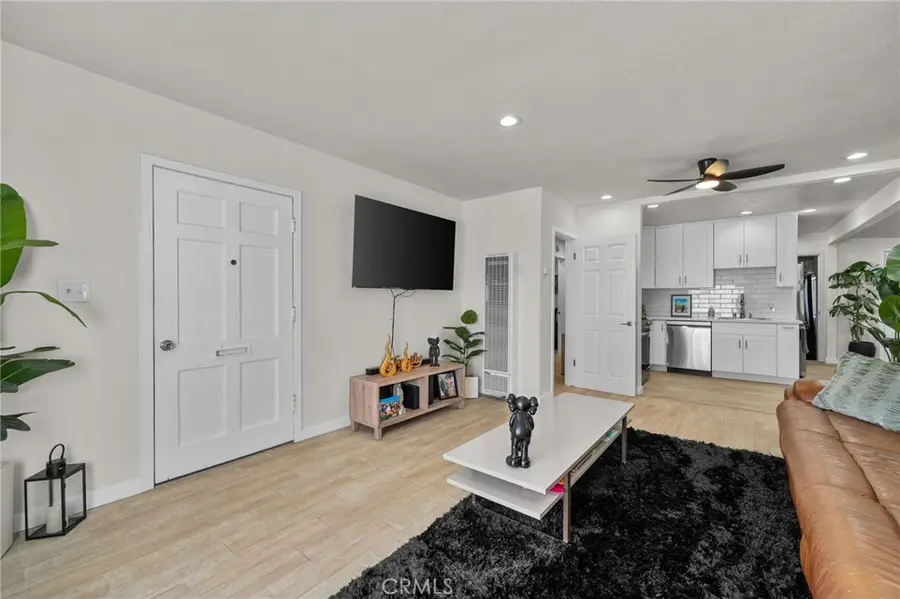 7941 Lemona Avenue, Panorama City, CA 91402 - #3