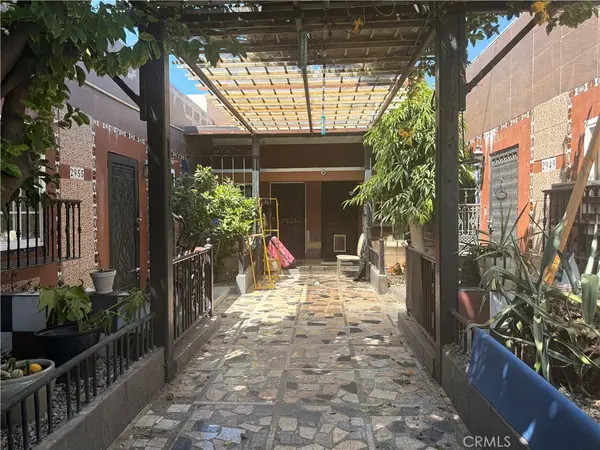 2949 S Harcourt, Los Angeles, CA 90016
