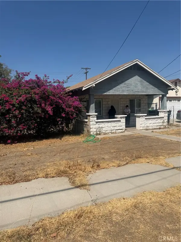 409 W L, Colton, CA 92324