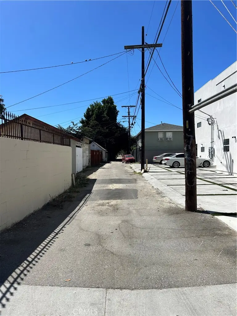 1155 Rolland Curtis, Los Angeles, CA 90037 - #3