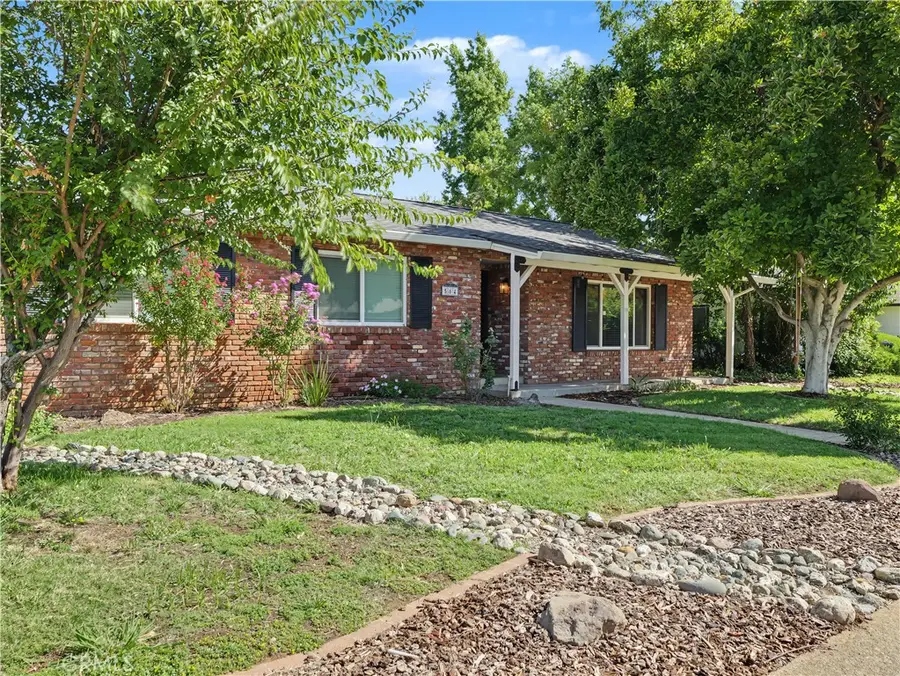 564 Estate Street, Redding, CA 96002 - #2