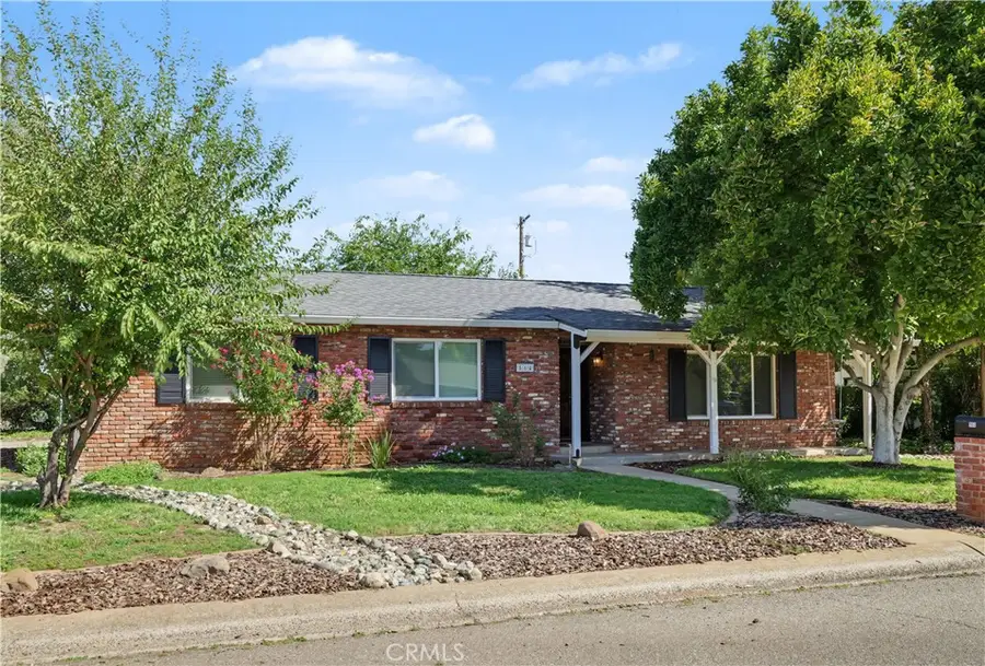 564 Estate Street, Redding, CA 96002 - #3
