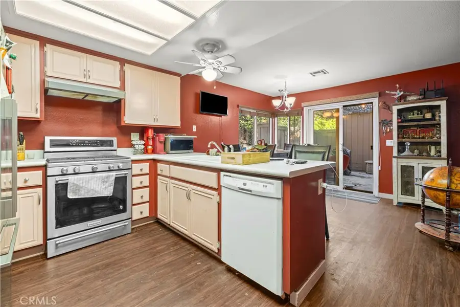 14456 Foothill Boulevard #40, Sylmar, CA 91342 - #3