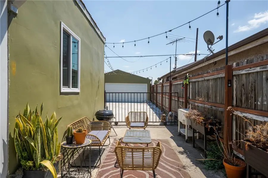 3432 Arlington, Los Angeles, CA 90018 - #3