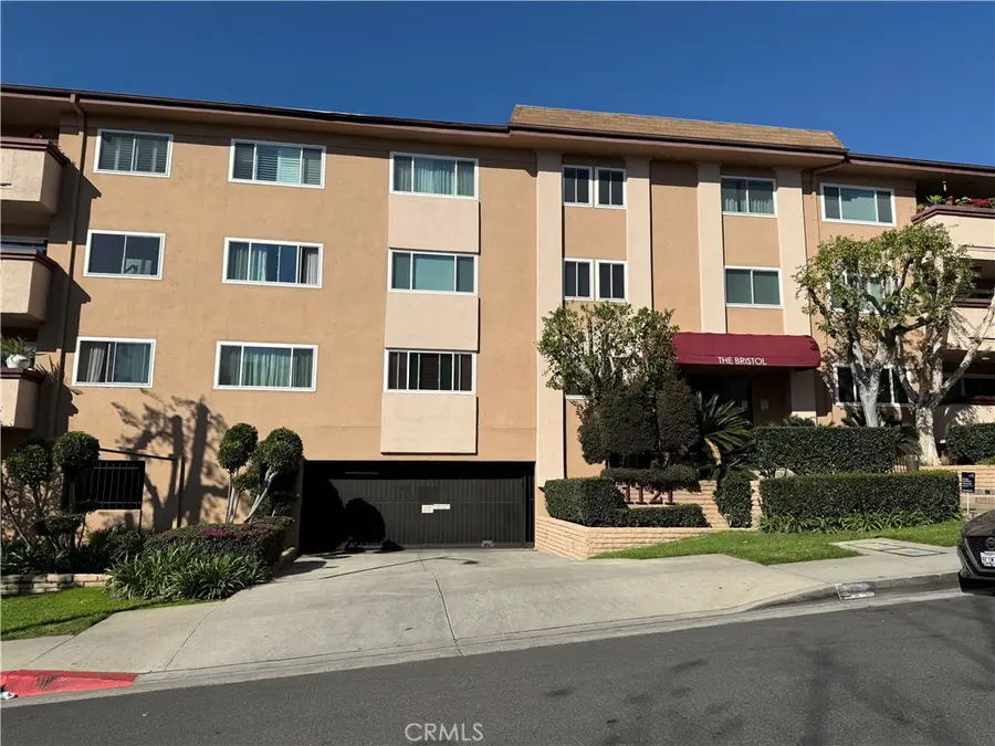 1121 N Olive Drive #211, West Hollywood, CA 90069 - Image #2