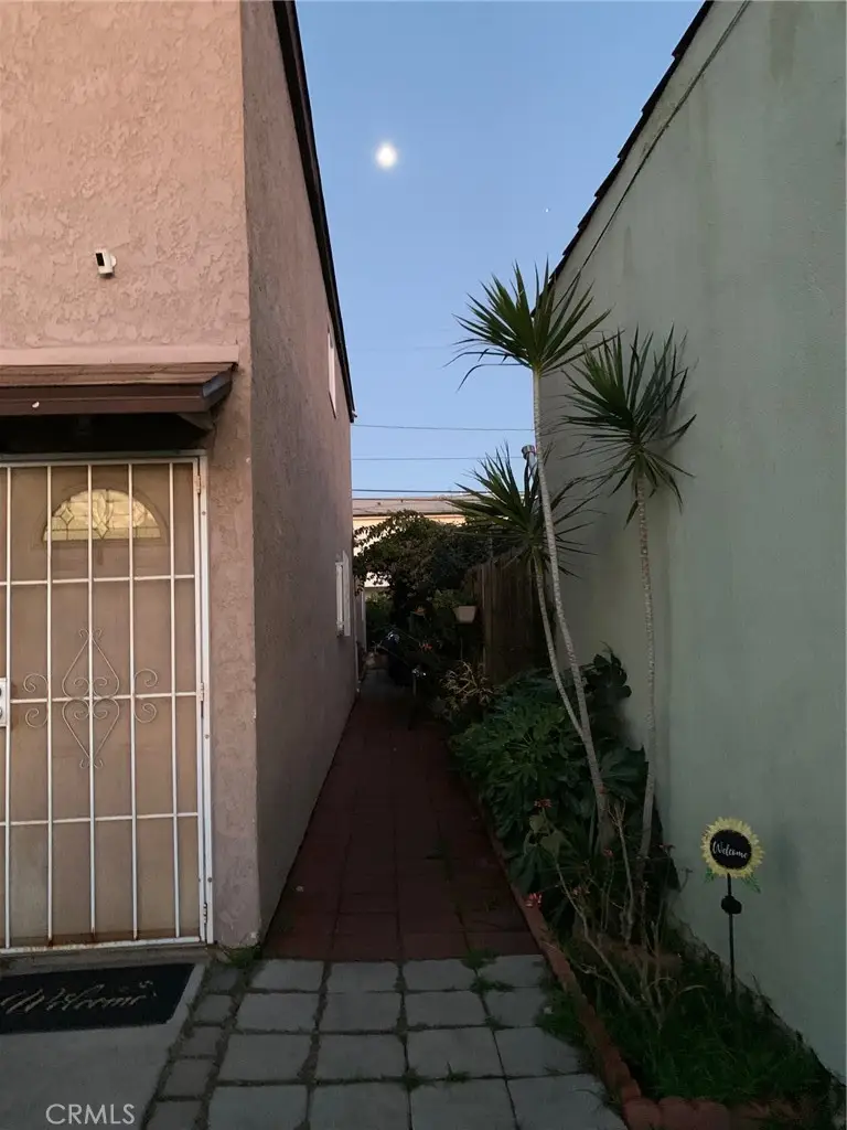 10316 S San Pedro Street, Los Angeles, CA 90003 - Image #2