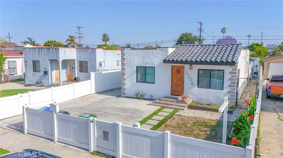 3206 W 59th Street, Los Angeles, CA 90043 - #2