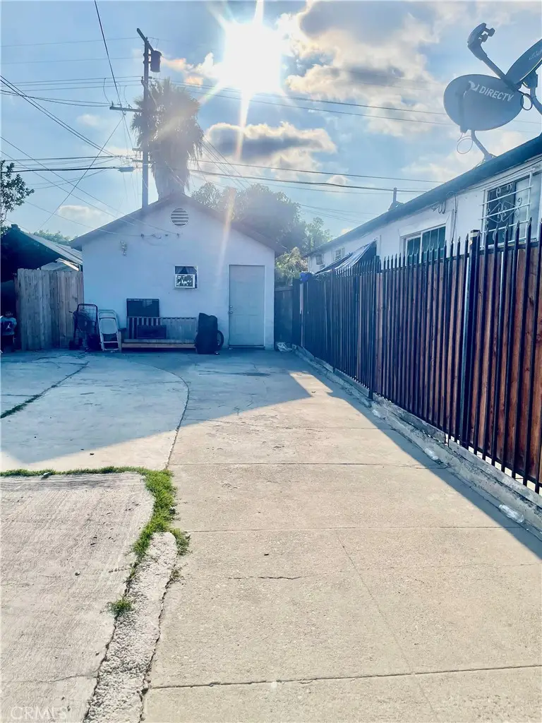 9529 San Juan Avenue, South Gate, CA 90280 - Image #2