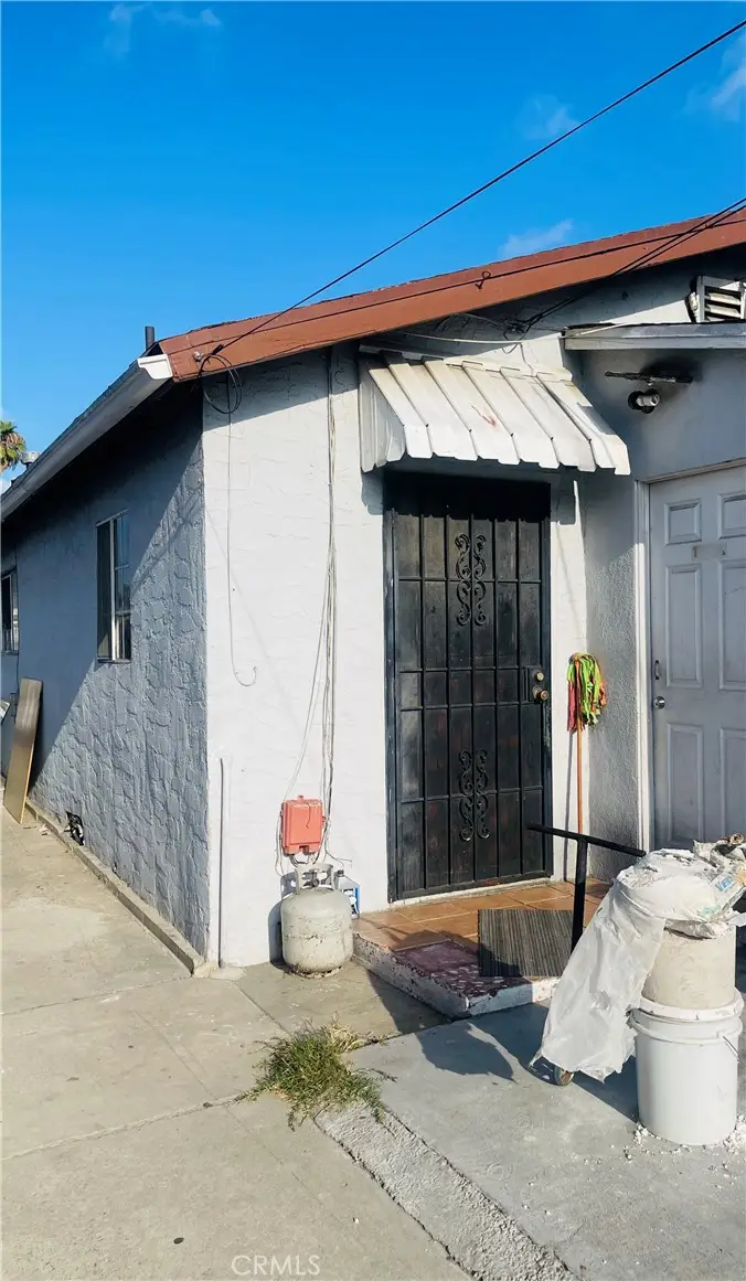 9529 San Juan Avenue, South Gate, CA 90280 - Image #3