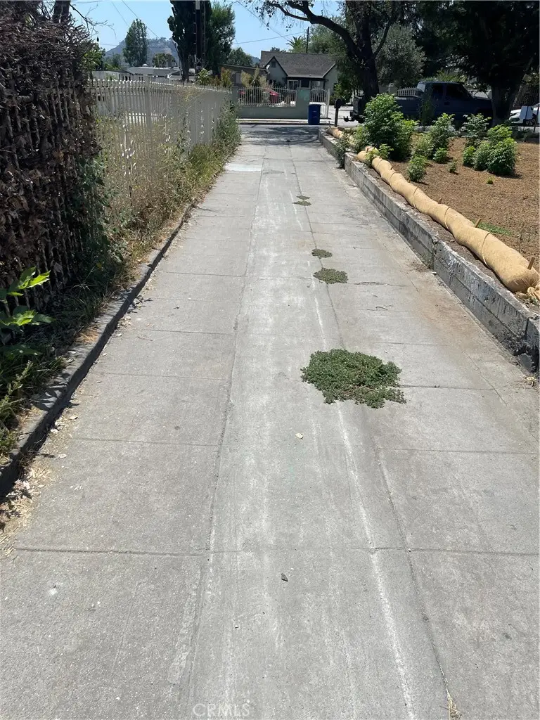 2246 Glenrose Avenue, Altadena, CA 91001 - Image #3