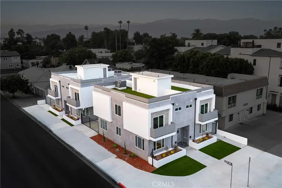 10857 Morrison Street, North Hollywood, CA 91601 - Image #2