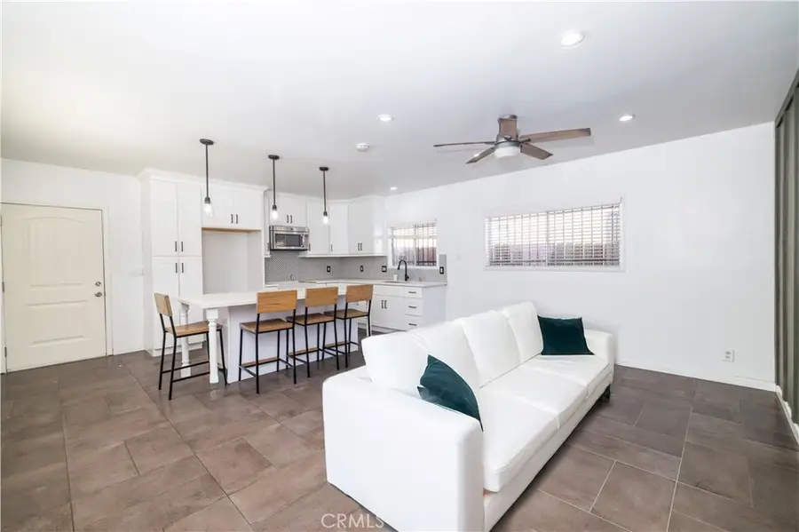 2432 E 112th Place, Los Angeles, CA 90059 - Image #3