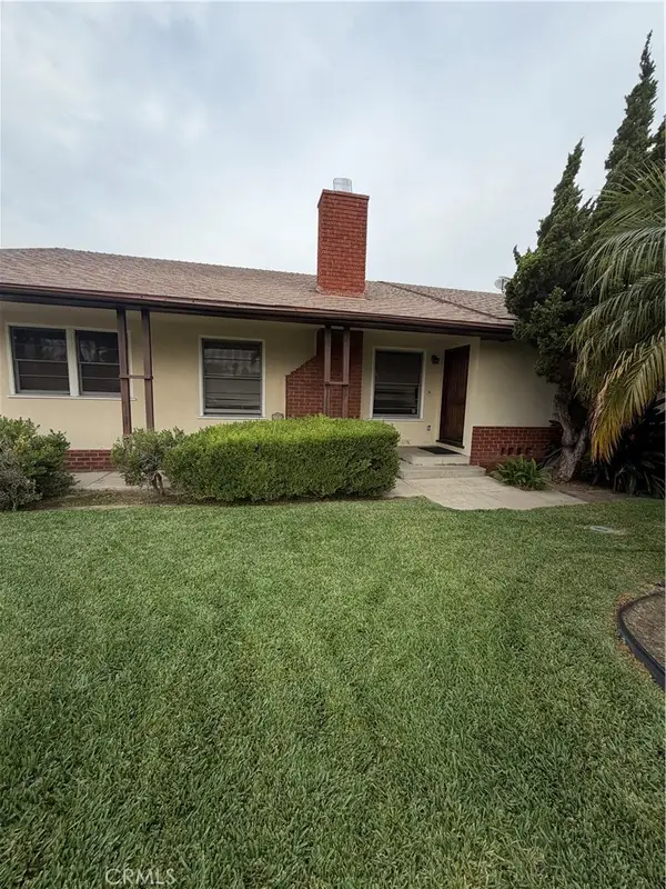 9337 Rives, Downey, CA 90240