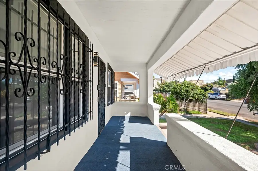 331 W 52nd Place, Los Angeles, CA 90037 - Image #2
