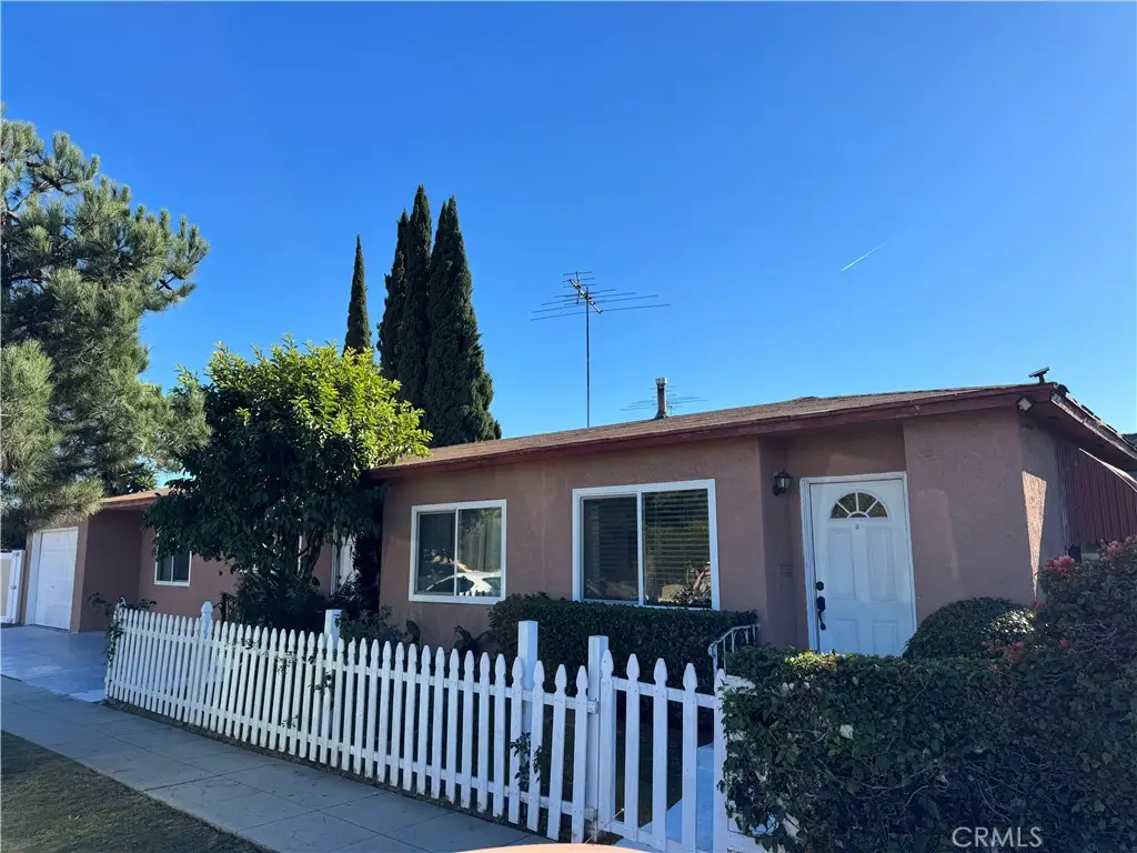 10406 San Carlos, South Gate, CA 90280 - #1
