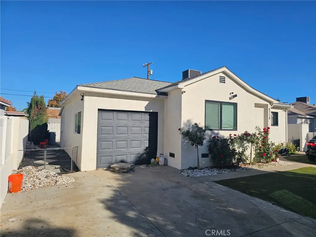 8118 Wakefield, Panorama City, CA 91402 - #1