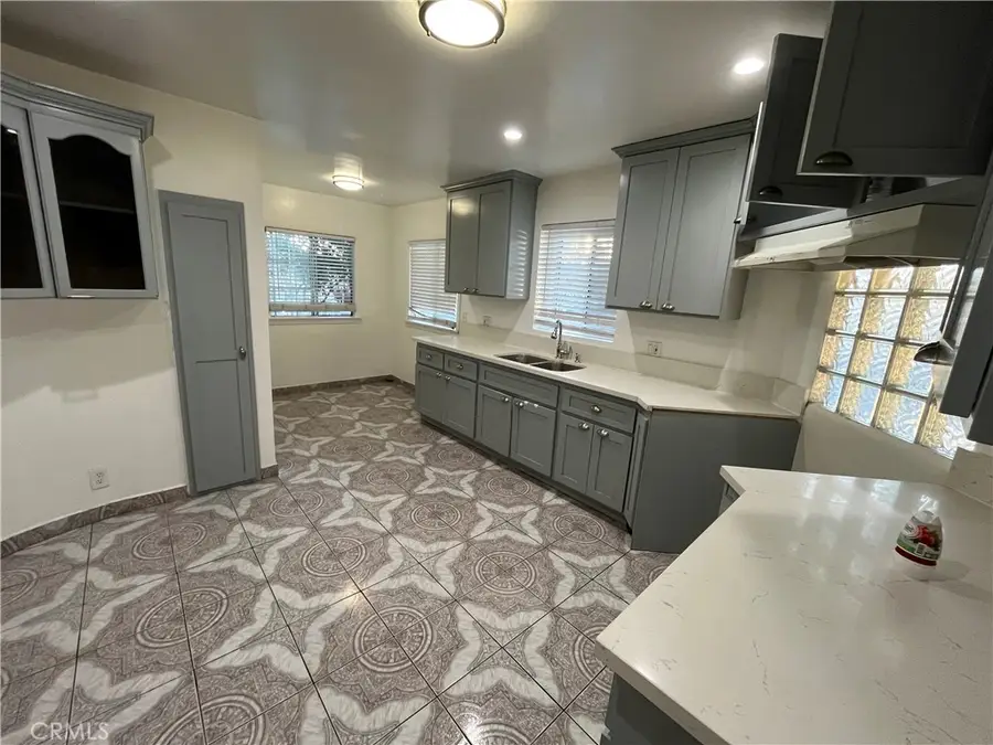 3007 Sequoia, South Gate, CA 90280 - #3