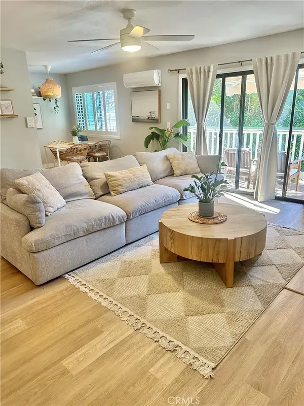1045 E 3rd #4, Long Beach, CA 90802