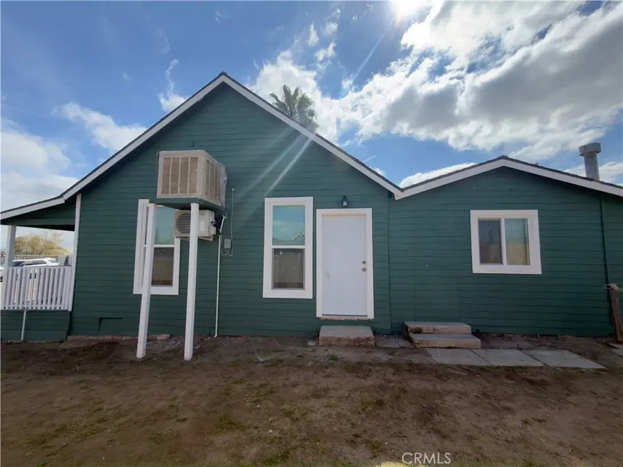 215 Naylor, Taft, CA 93268 - #3