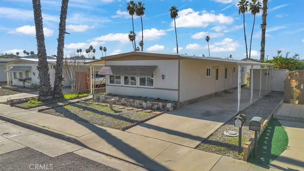 841 S Lyon, Hemet, CA 92543 - #1