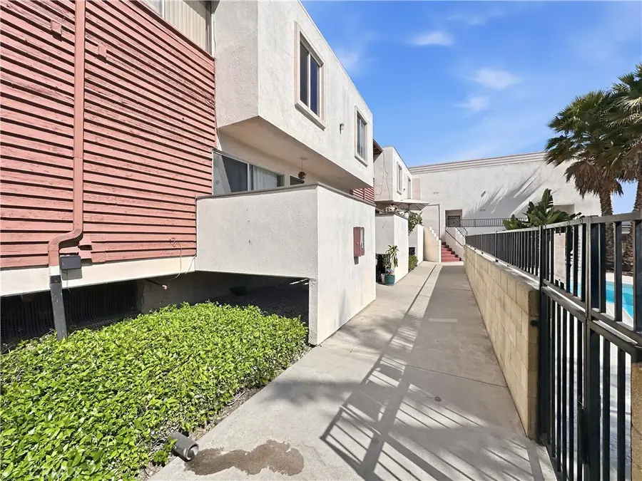 7033 Stewart And Gray, Downey, CA 90241 - #3