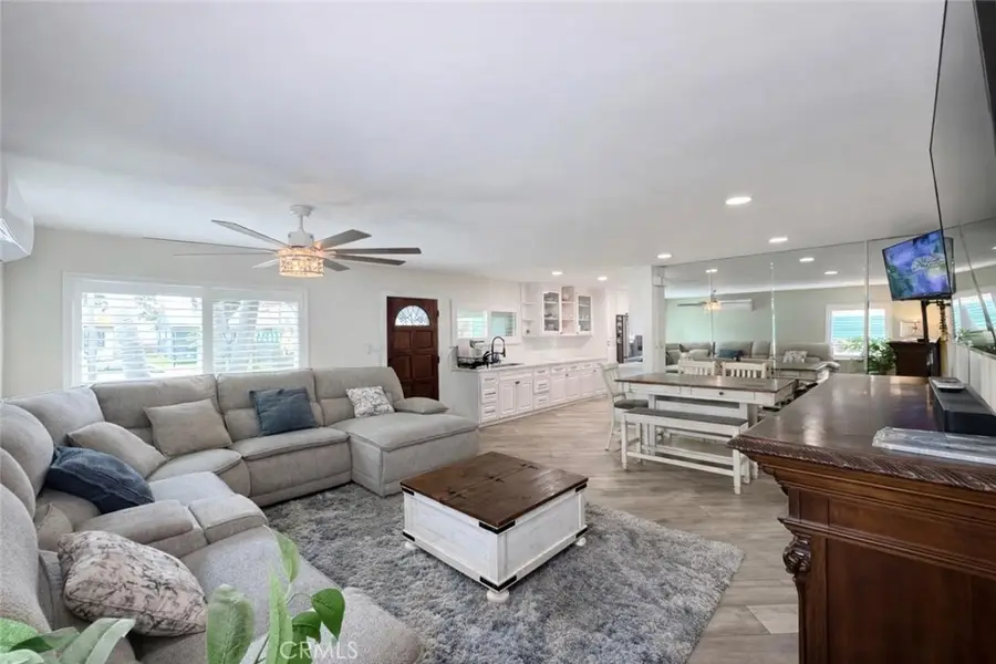 161 W Harcourt Street, Long Beach, CA 90805 - #3