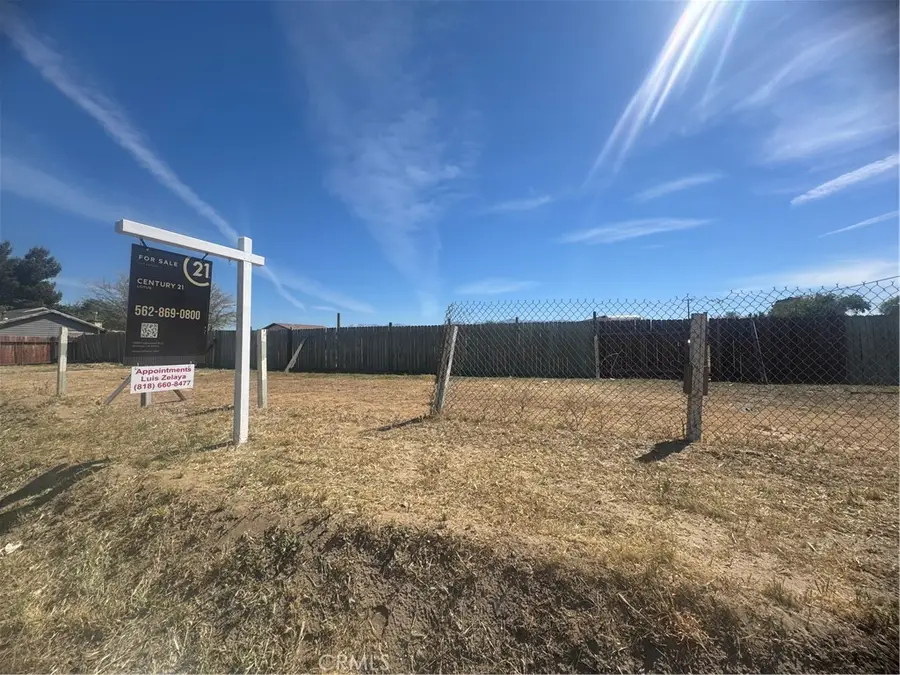 4 Ave Q4, Sun Village, CA 93543 - #2