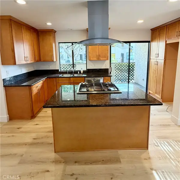 400 S Flower #8, Orange, CA 92868