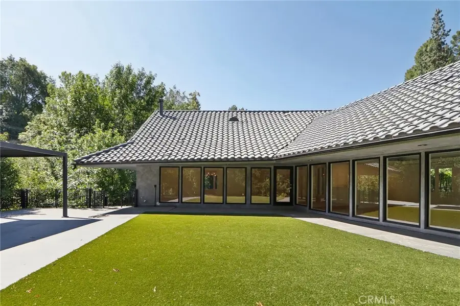 4900 Queen Victoria, Woodland Hills, CA 91364 - #3