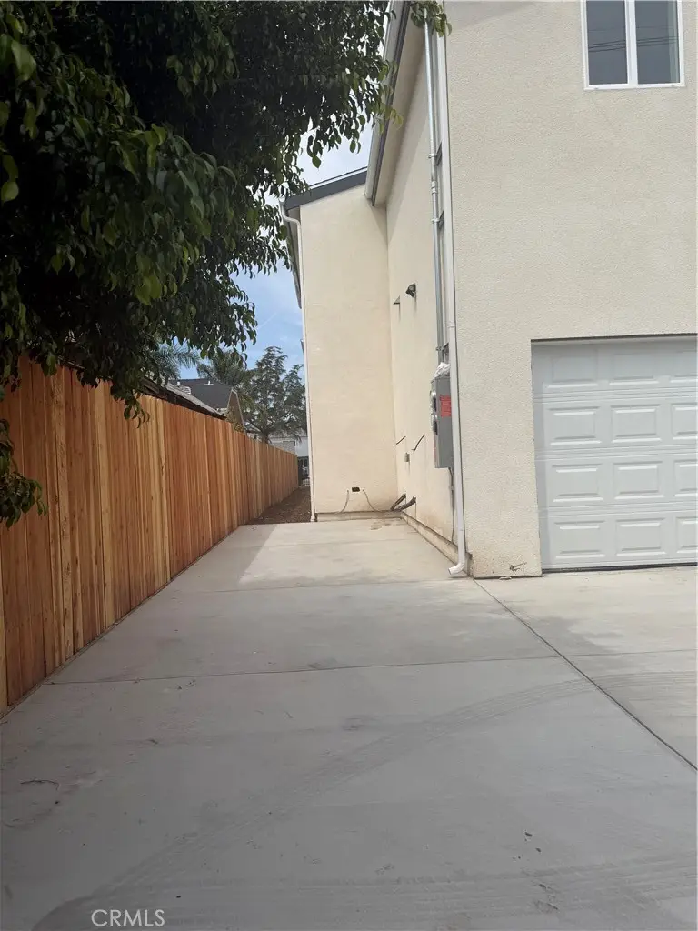 924 W 75th, Los Angeles, CA 90044 - #2