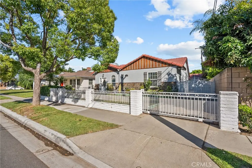 11648 Rives, Downey, CA 90241 - #1