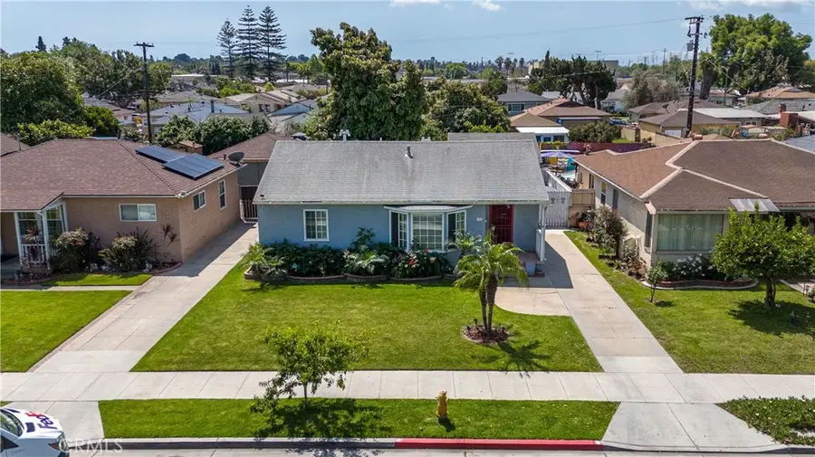 132 West 52nd St, Long Beach, CA 90805 - #3